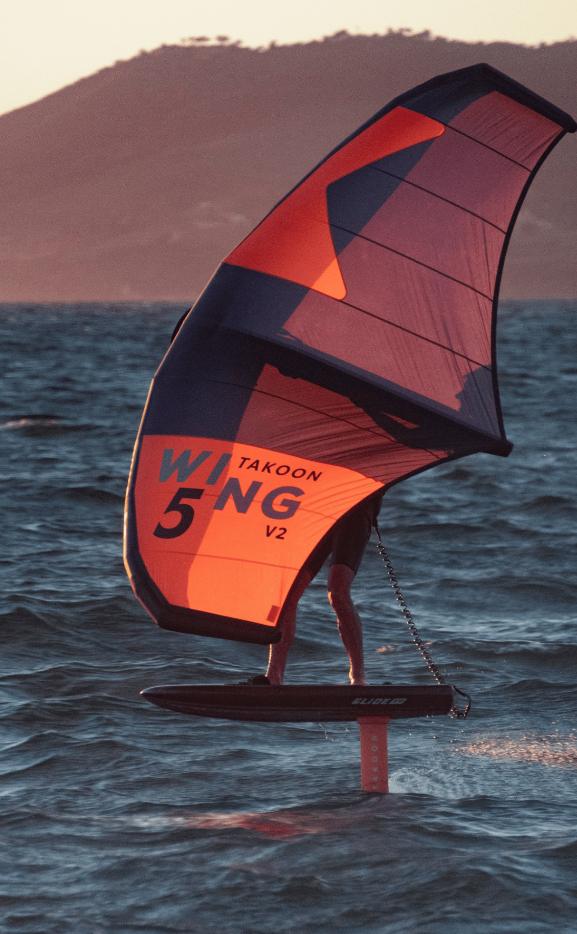 Material de windsurf, kitesurf, wingfoil y eFoil para alquiler
